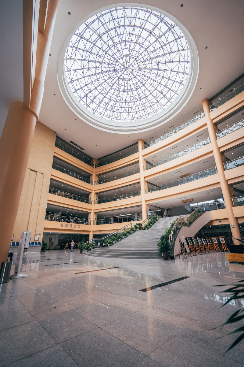 成都理工大学图书馆歪货色影湿关注