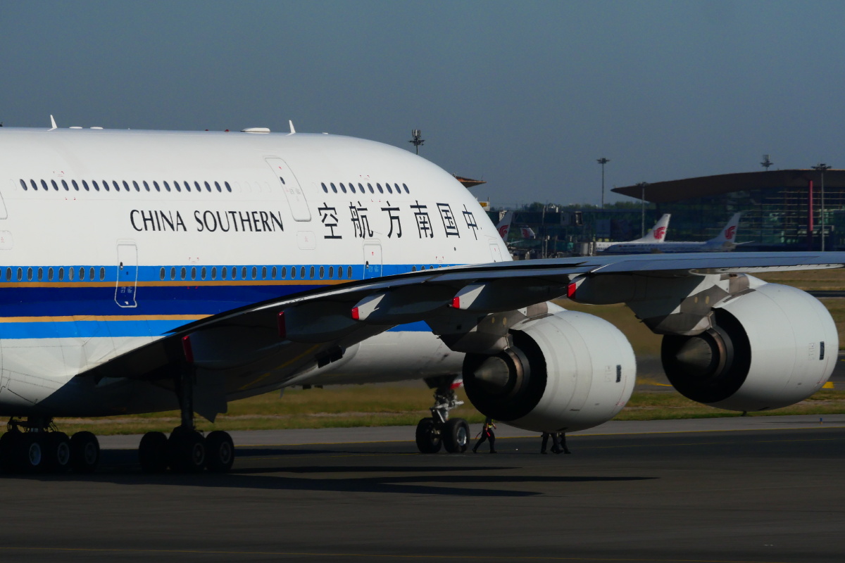 南航a380b6136今天中午启程飞往美国退役报废处理年内南航五架a380都