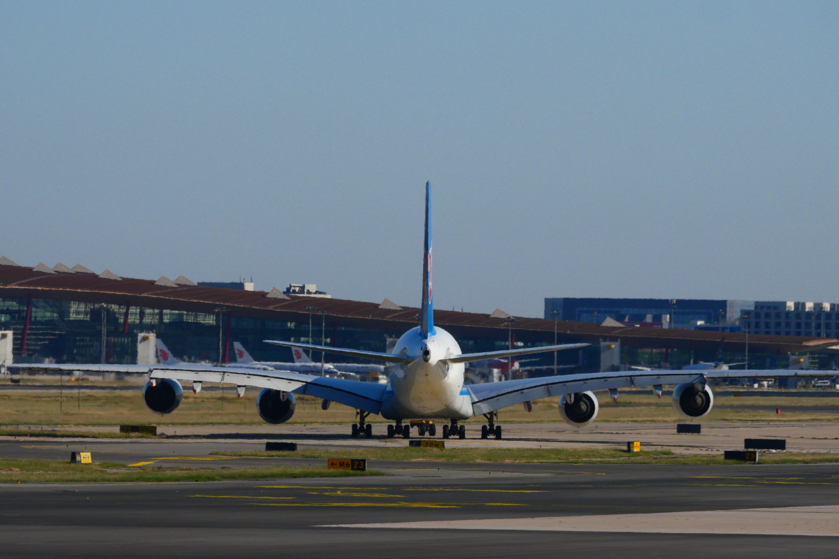 南航a380b6136今天中午启程飞往美国退役报废处理年内南航五架a380都