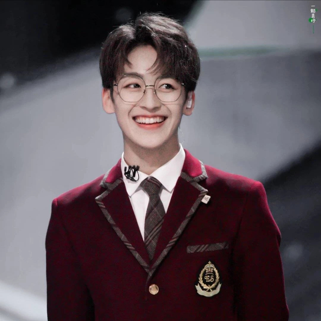 洛入凡间天使颜星辰之眸wink眼最好的何洛洛糯米滋