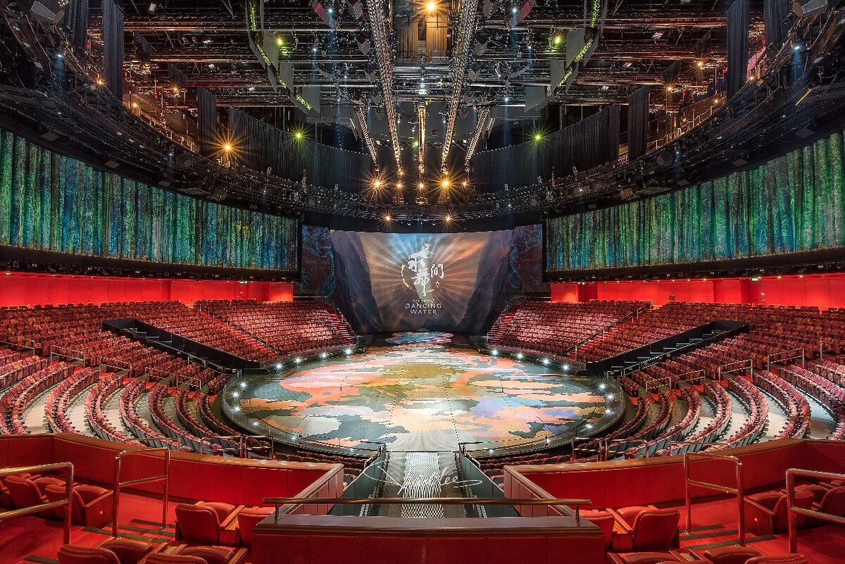 全球最大型的水上汇演“水舞间”（The House of Dancing Water）