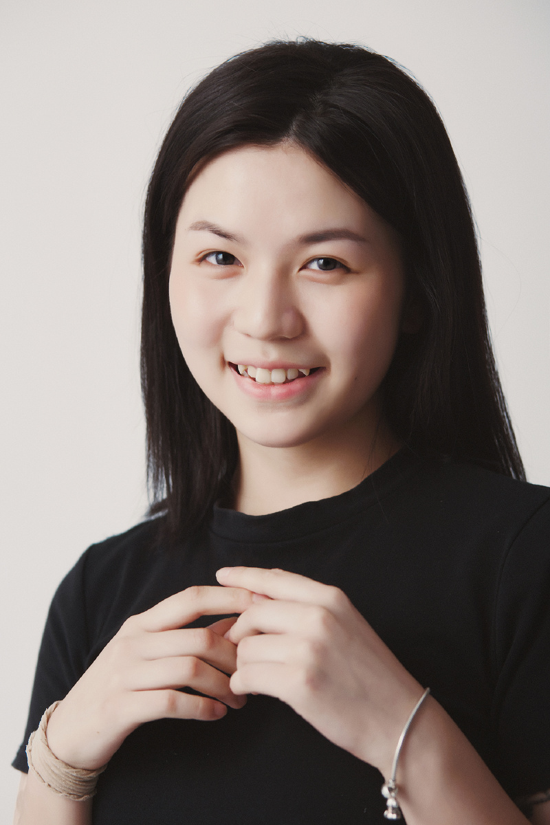 一个很可爱的模特的素颜卡