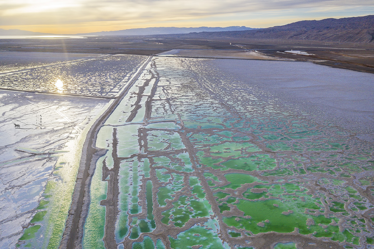茫崖翡翠湖航拍