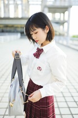 711872