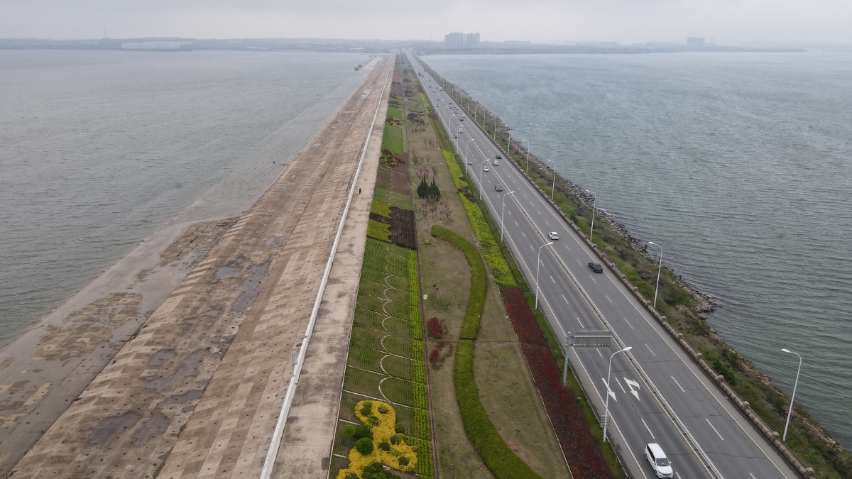 山东荣成八河水库大坝