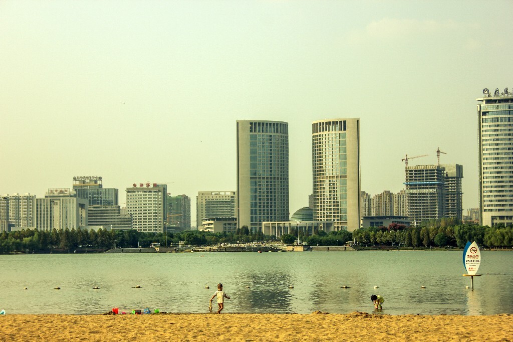 天鹅湖 
