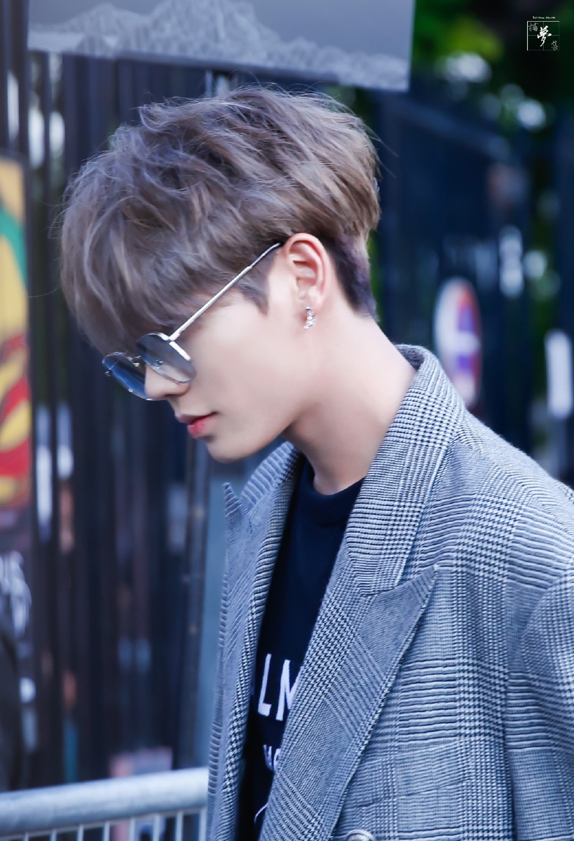 来欣赏一下林彦俊的神仙颜值