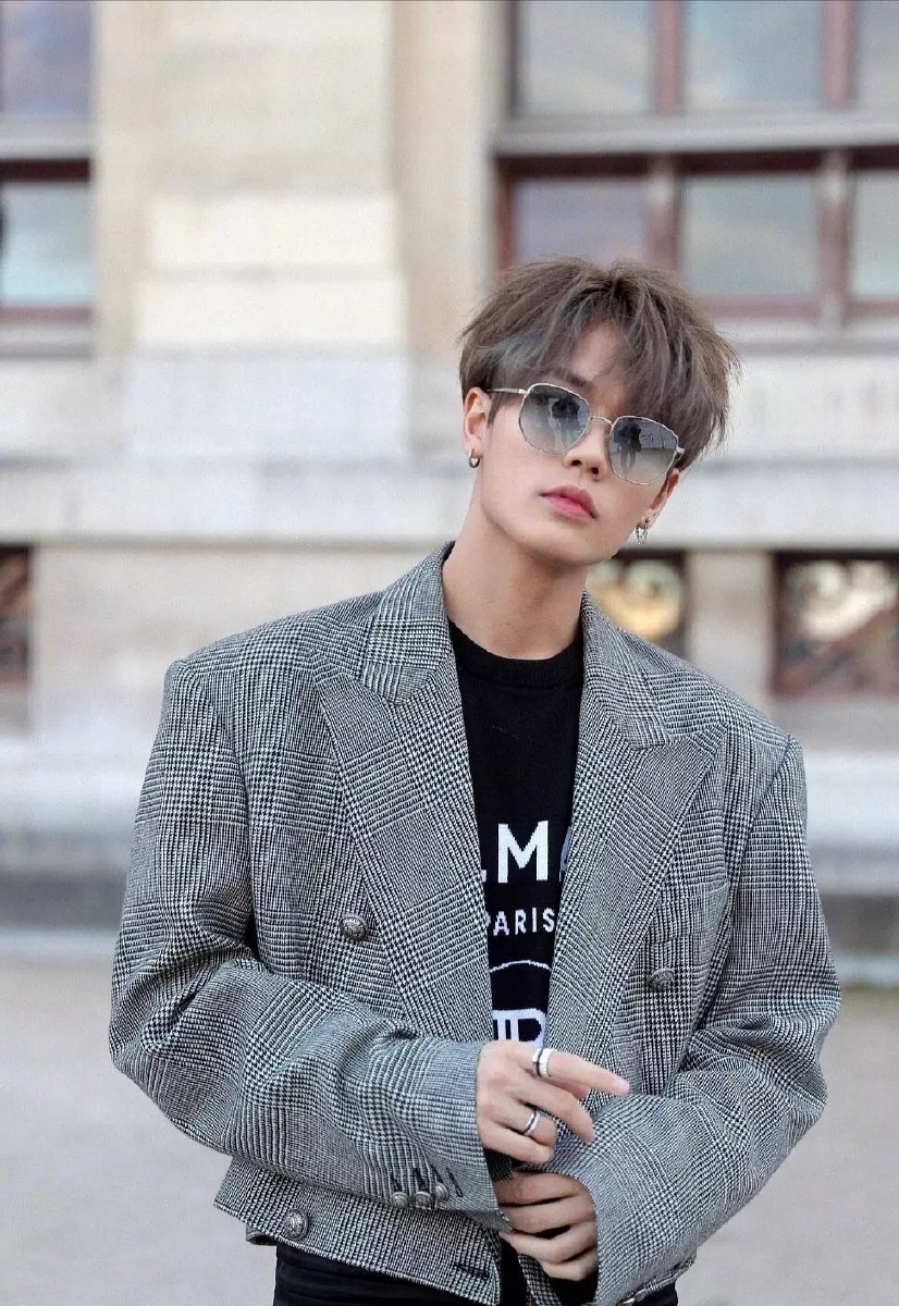 来欣赏一下林彦俊的神仙颜值