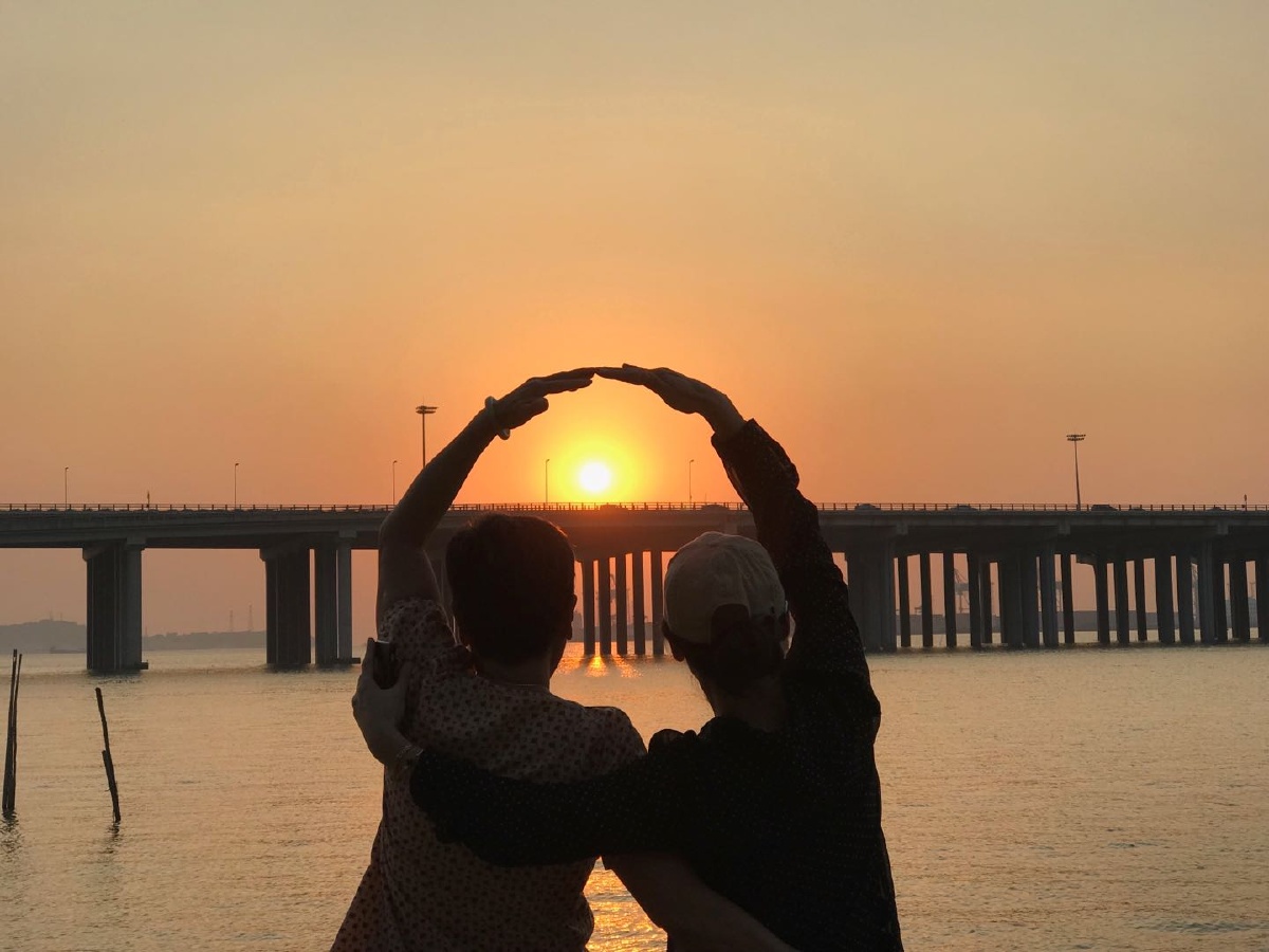拥抱夕阳