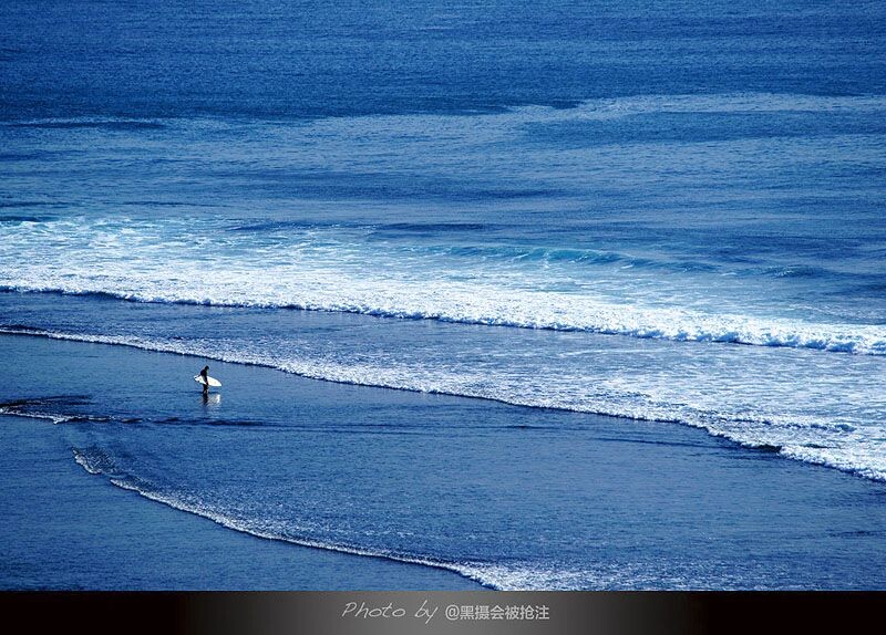 2012年7月30日 巴厘岛 乌鲁瓦图 BLUE POINT<br />
即使内心再强大,面对自然又总是渺小的可怕,适当的释放压力但别想翻天覆地
