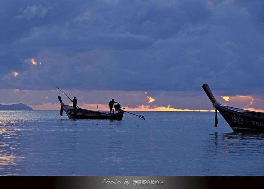 2012年10月2日 泰国 Lipe岛<br />
氤氲的早晨,太阳从海天之间露出一点金色,撑船出发,向着心的方向