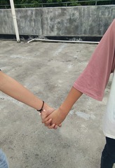 427766