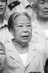 Image2-1图十七、2000年邢台“7·1”母亲歌唱《没有共产党就没有新中国》