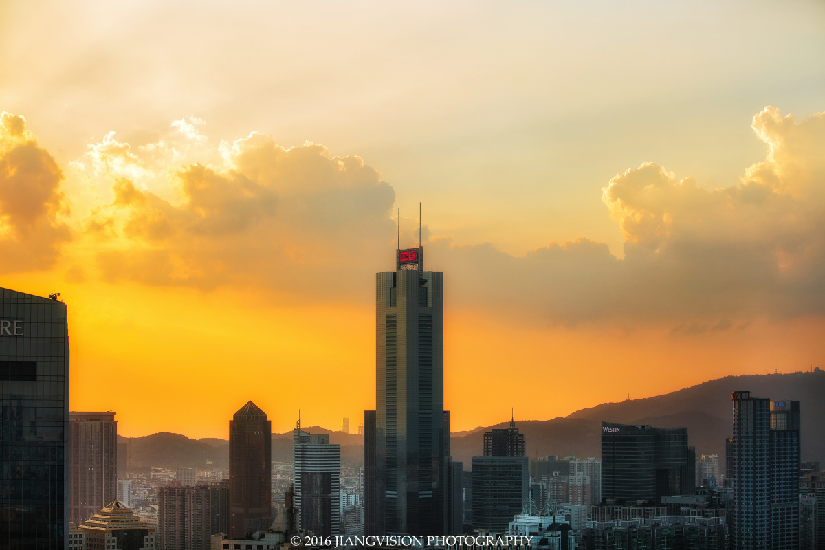 让晚风轻轻吹送了落霞 我已习惯每个傍晚去想