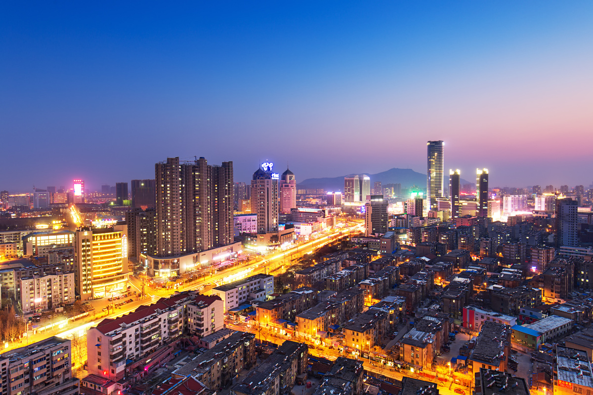 四线小城市的夜景