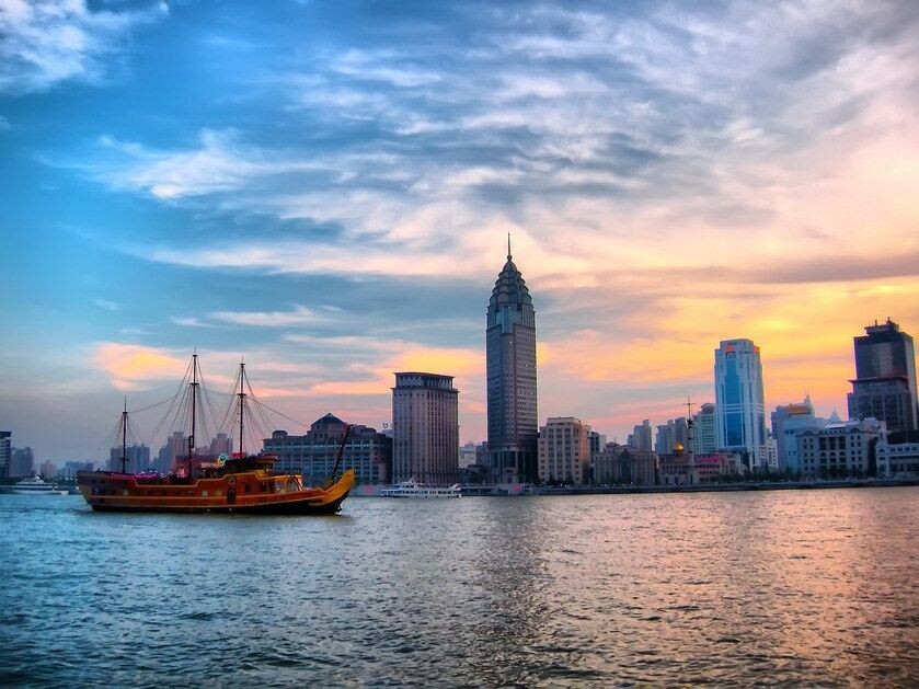 浦东看浦西<br />
