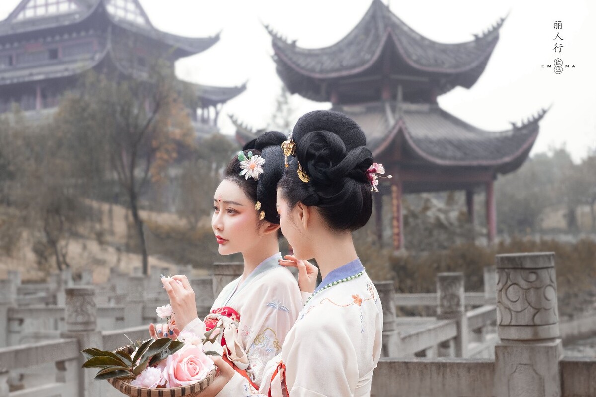 丽人行