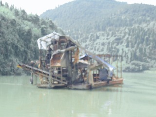 473323