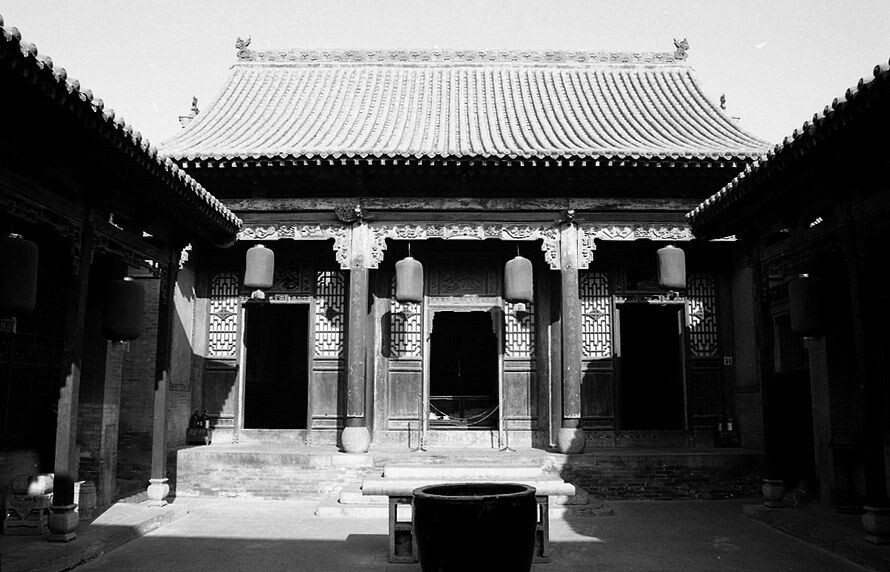 山西灵石王家大院<br />
Canon EOS50E<br />
Canon EF28-105/3.5-4.5 II USM<br />
Kodak 100负片