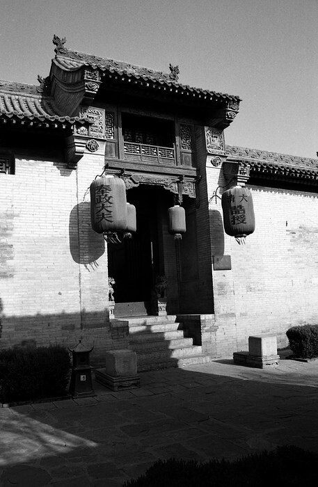 山西灵石王家大院<br />
Canon EOS50E<br />
Canon EF28-105/3.5-4.5 II USM<br />
Kodak 100负片