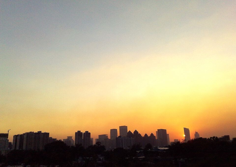 夕阳<br />
