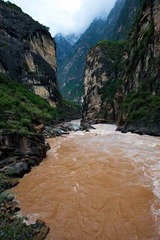 2奔腾虎跳峡.jpg