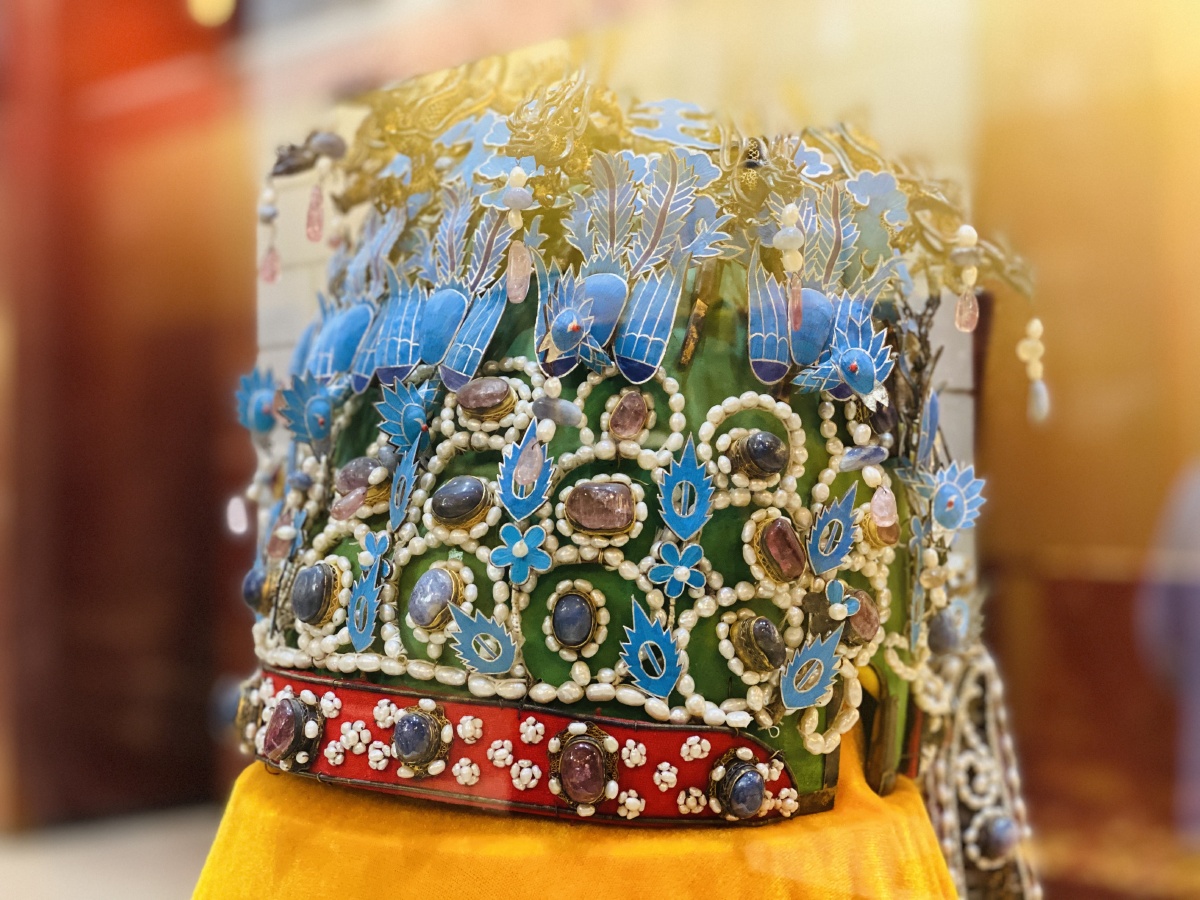 明十三陵博物馆展出的凤冠应该是复制品