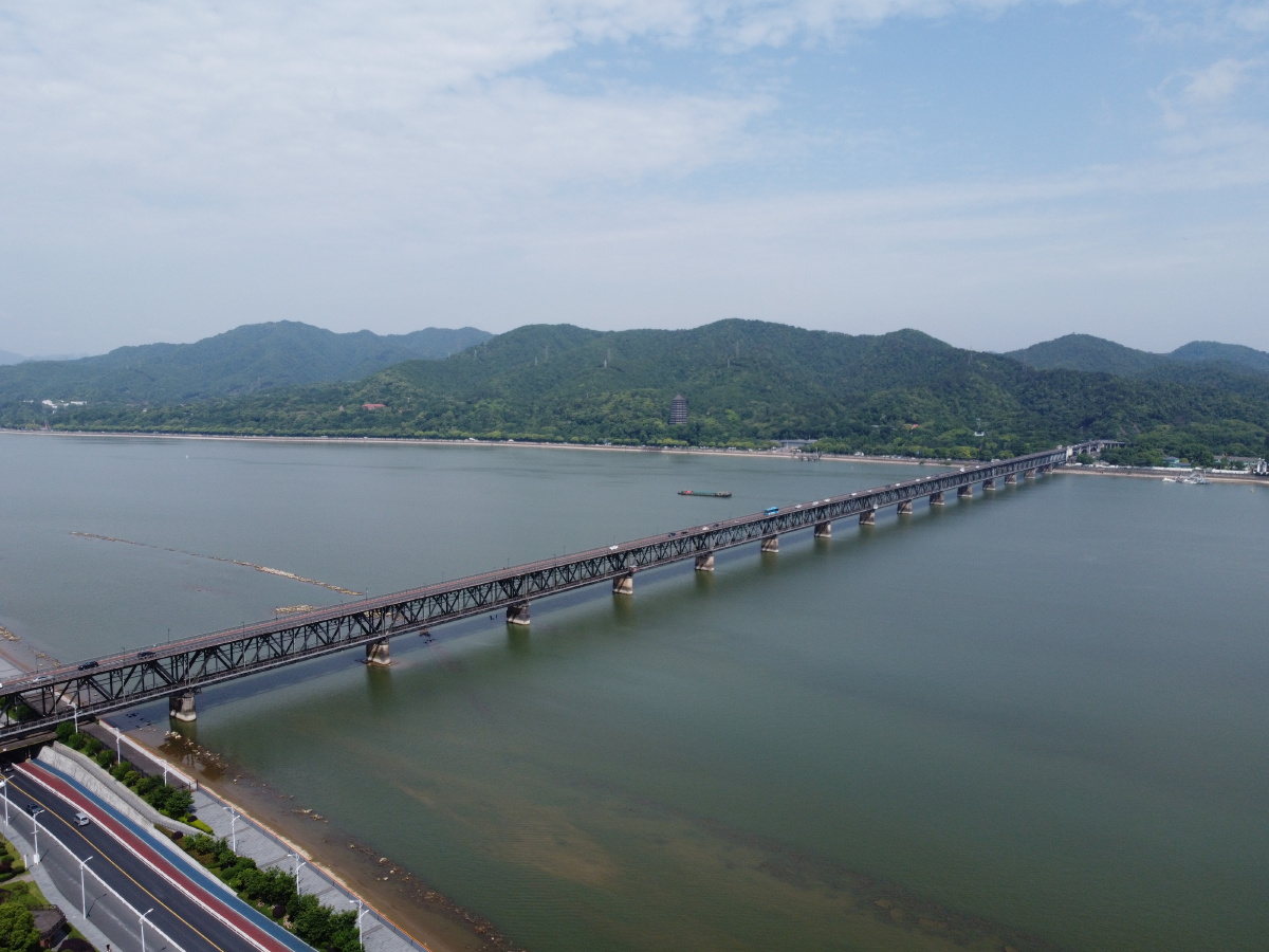钱塘江大桥与六和塔