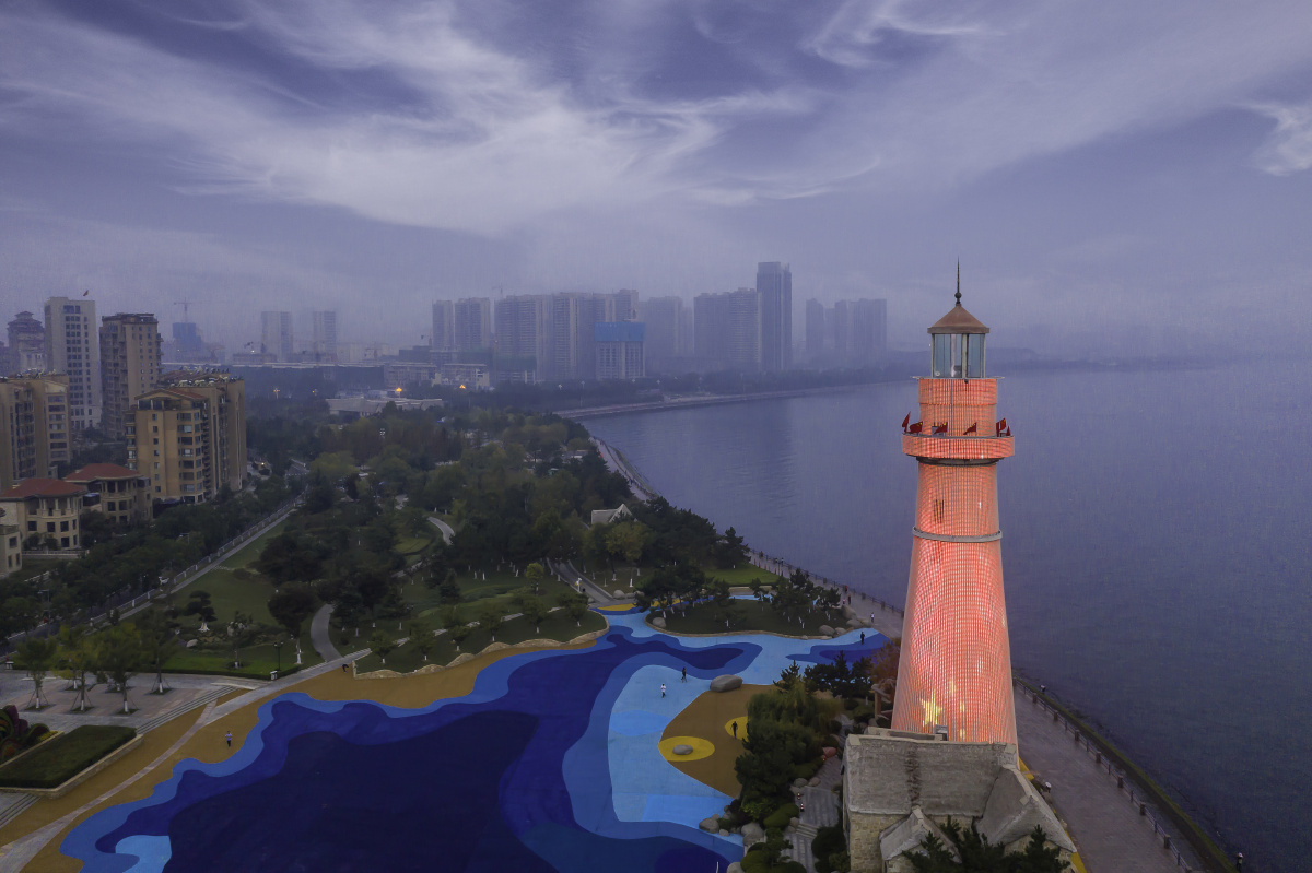 滨城地标的傍晚#灯塔#威海 - 毒河豚