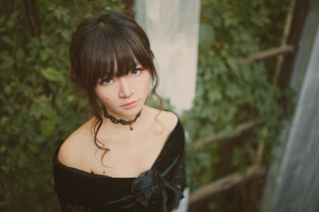 傲