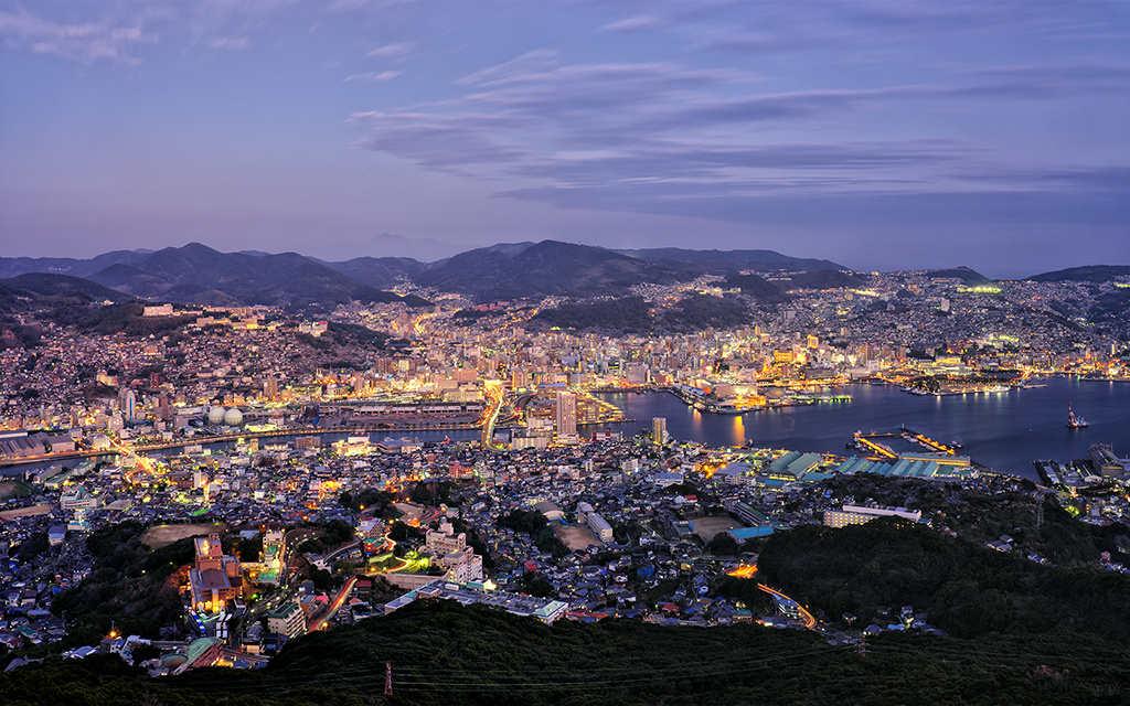 结果认为香港,摩纳哥,长崎为世界上最美的三大夜景