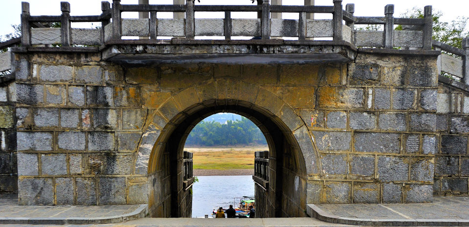 老桥<br />
<a href="https://tuchong.com/3334324/" target="_blank">@阳朔</a>