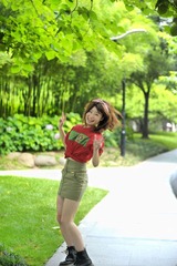 模特 Mona
