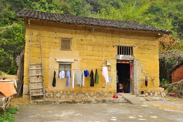 老人&小孩&村屋