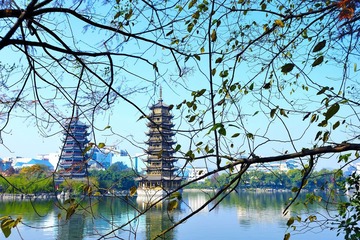 塔&湖