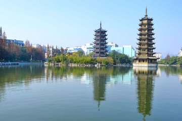 塔&湖