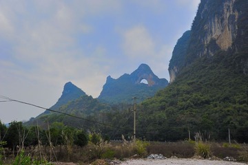 月亮山