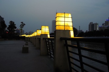 苏州河畔