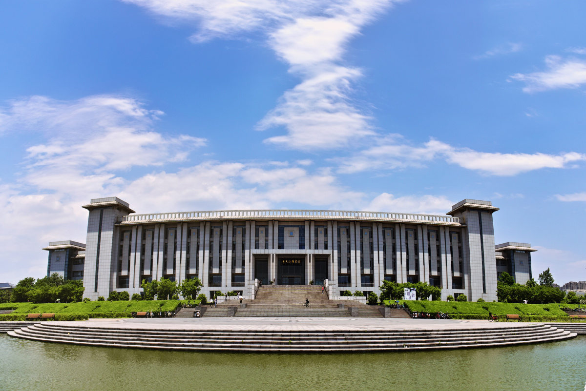 东南大学九龙湖校区晴天