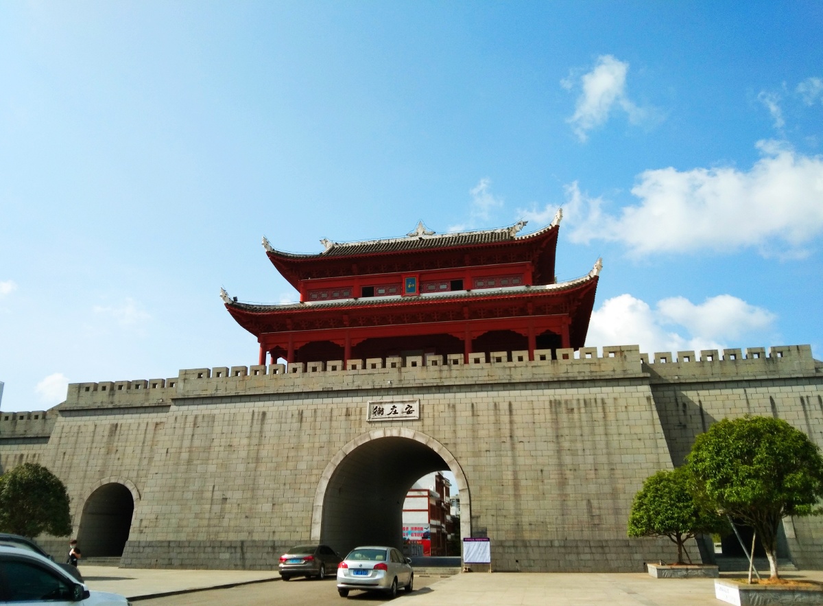 瀑乡镇宁标志建筑安庄卫城楼