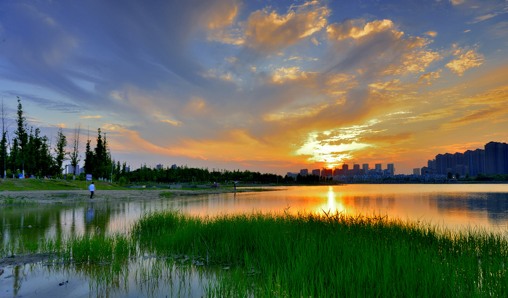 拍摄于安徽省亳州市南湖公园