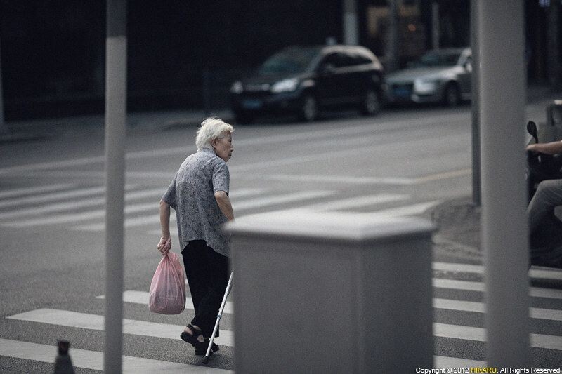 Street Photography<br />
Jinxian Rd, Shanghai, China, August 11, 2012