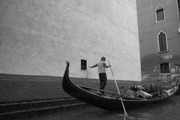 P9051480BW.jpg