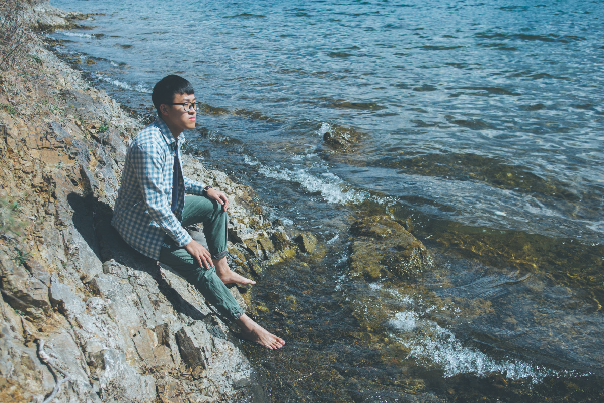 伤心的人去看海