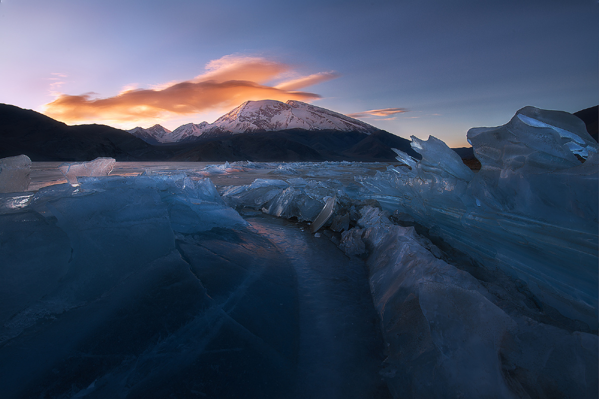 慕士塔格前的冰脊