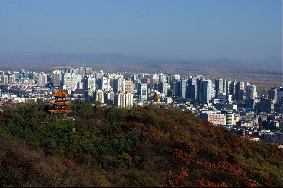 021<br />
远眺丹东城市