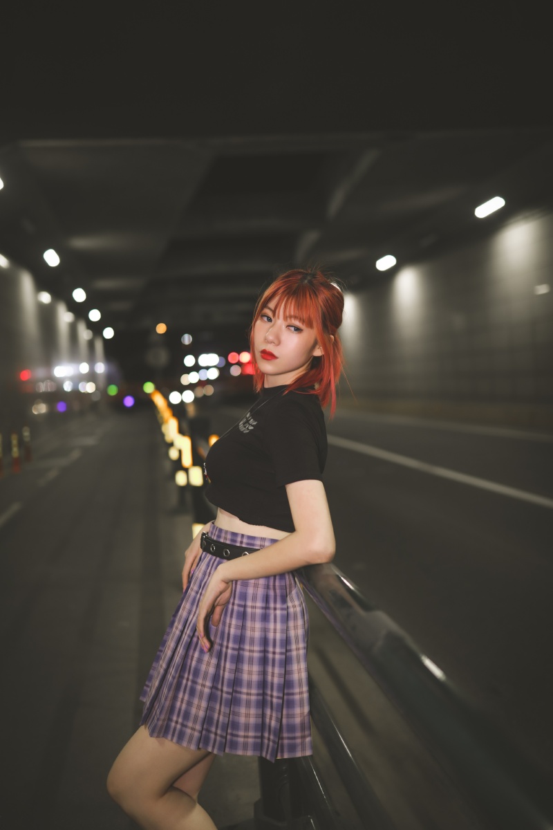夜景人像 出镜:透明 器材:佳能5d4 适马35/1.