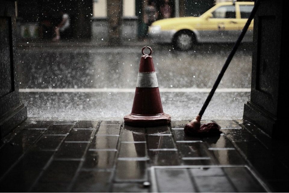 雨<br />
