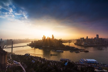 乌云下的—日照重庆