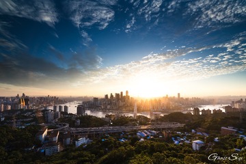 《远处的光芒》